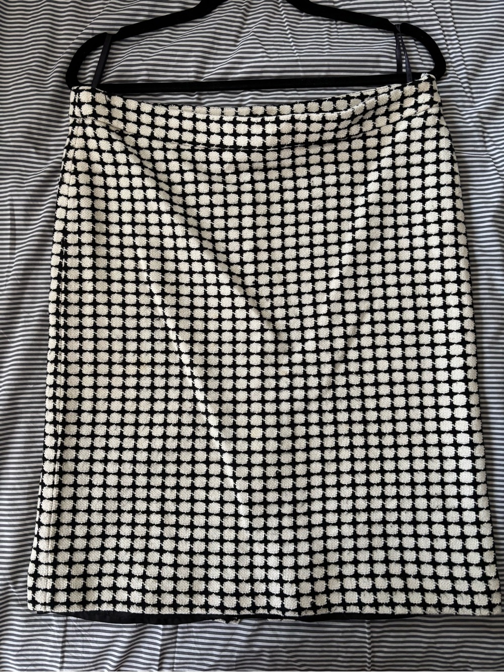Banana Republic Classic Black & White Patterned Pencil Skirt